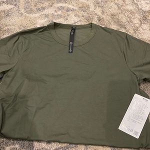 Mens lululemon t-shirt. New with tags.